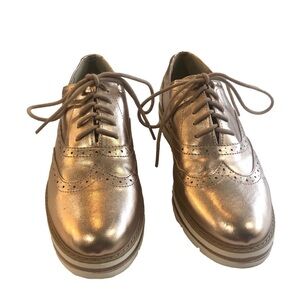 Soda Size 8 rose gold wingtip oxfords. Metallic office career academia classic
